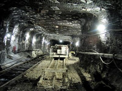 بررسی مشکلات معدن پتاس خور در کمیسیون معادن مجلس
