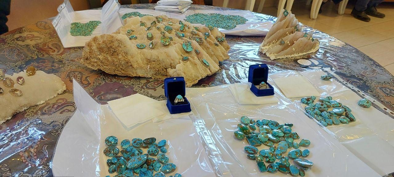 برگزاری نشست تخصصی سنگ‌های ملی ایران در فیروزه